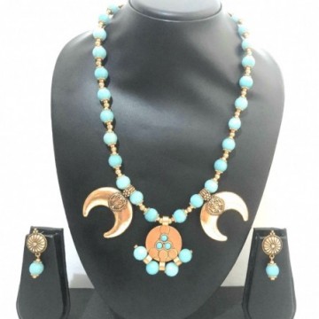 Beautiful Handcrafted Golden Necklace Set