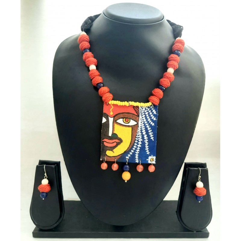 Beautiful Handcrafted Fabric Necklace Set Beautiful Handcrafted Fabric Necklace Set