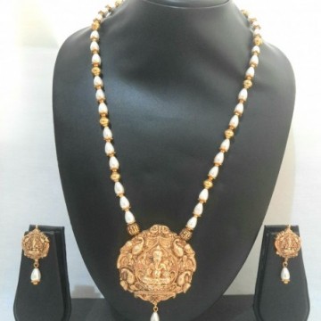 Hand Made Beautiful Gold Plated Pendant Set