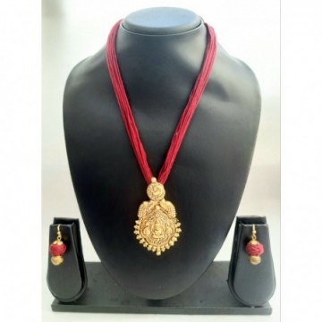 Handcrafted Beautiful Pendant Set