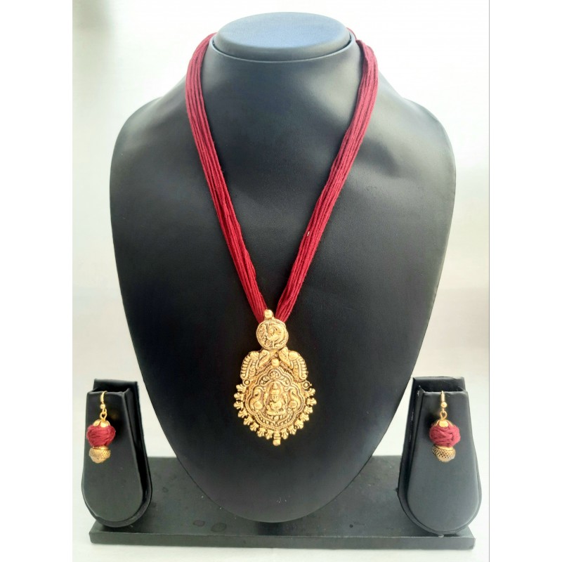 Handcrafted Beautiful Pendant Set Handcrafted Beautiful Pendant Set